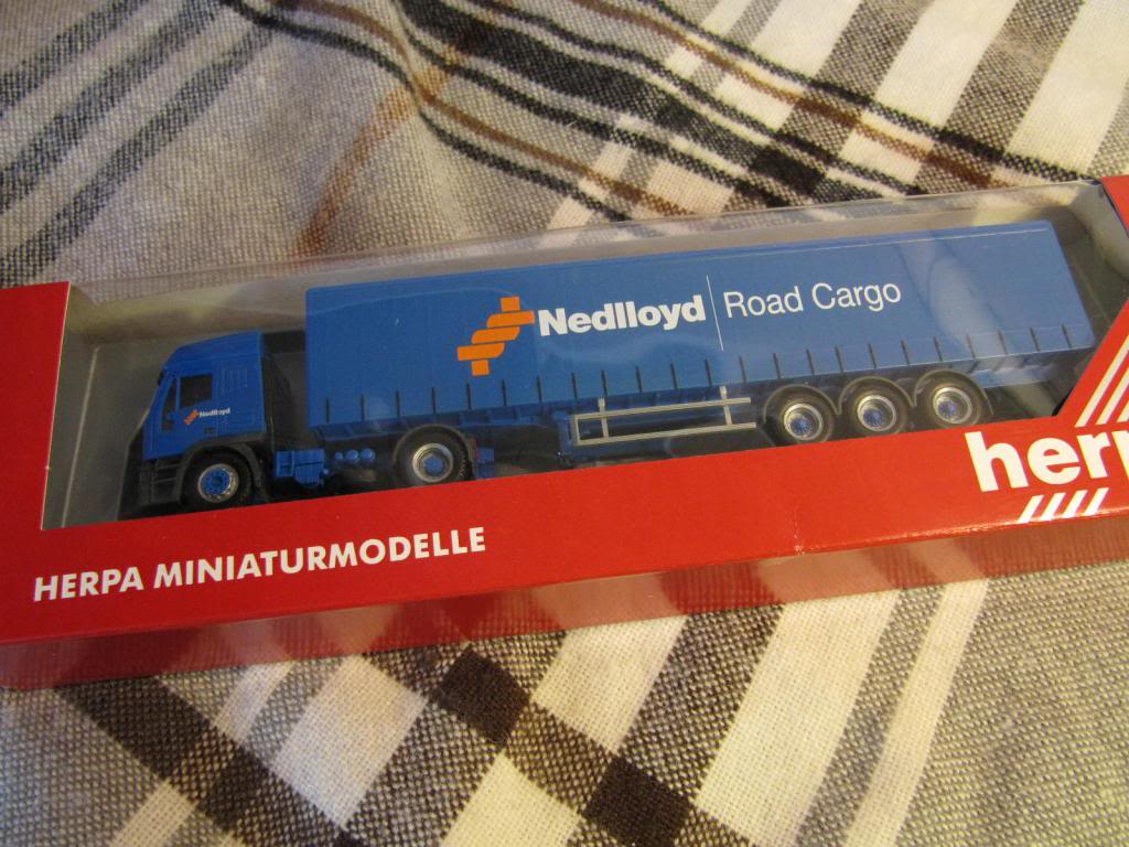 Herpa-144186-NEDLLOYD-ROAD-CARGO-IVECO-NEU-Sammlungsauflsung-121275824249.jpg