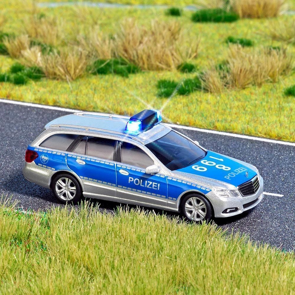 busch-5626-mercedes-polizei-h0.jpg