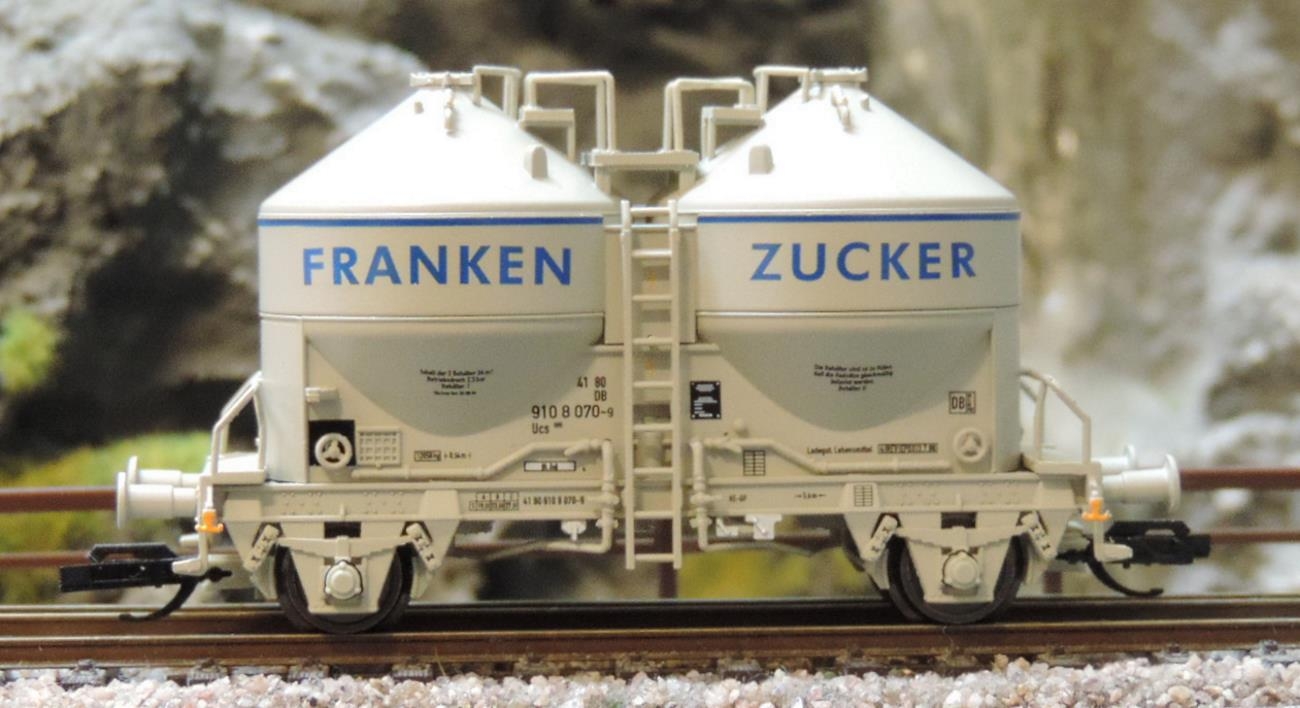 tillig-17771-staubsilowagen-ucs-909-frankenzucker-gmbh-eingestellt-bei-der-db-ep-iv-neuheit-2021.jpg